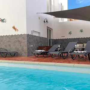 https://villa-pacifica-spacious-4-bedroom-family-villa-with.hotelsfuerteventura.org